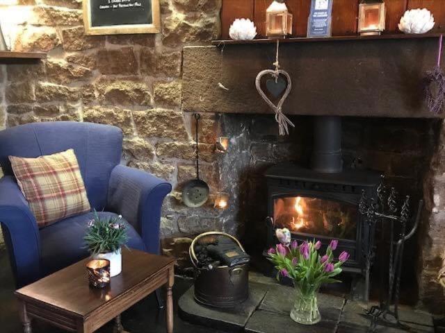 The Chequers Inn Froggatt Exterior photo